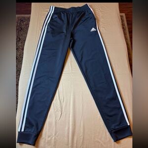 Adidas essentials 3-Stripes Tapered Joggers